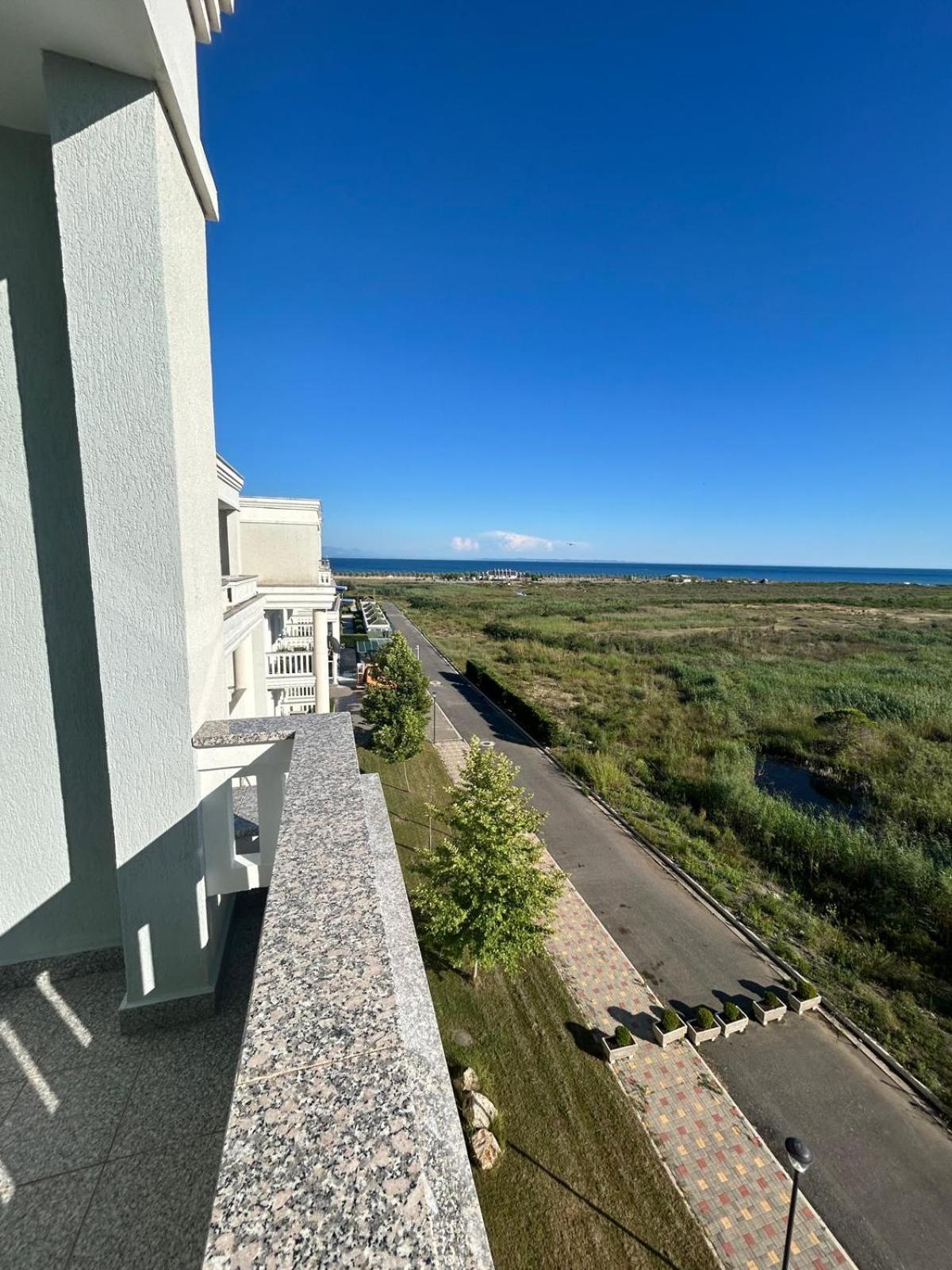 Apartment 1 Bedroom At The Grand Europa Velipoje